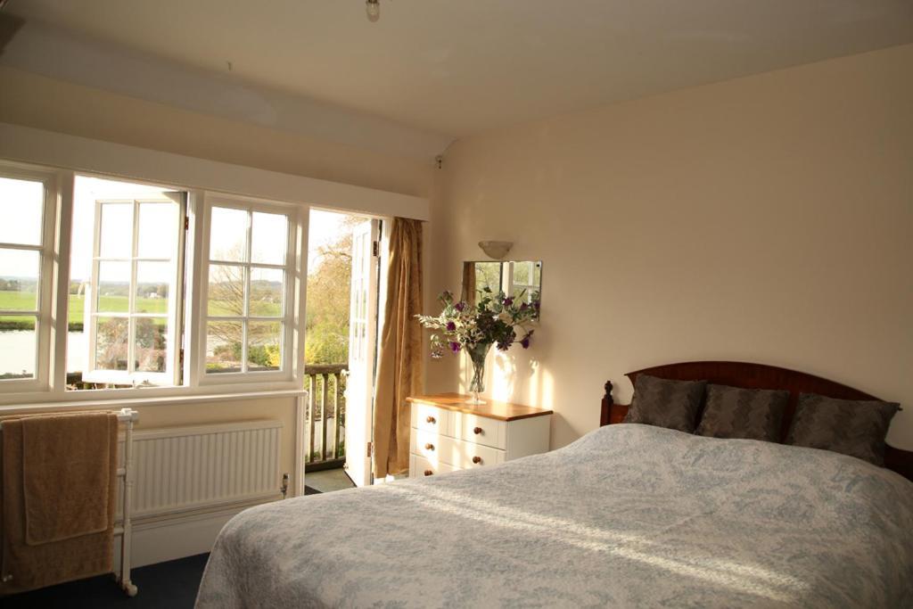 Inverloddon Bed And Breakfast, Wargrave Reading Ngoại thất bức ảnh